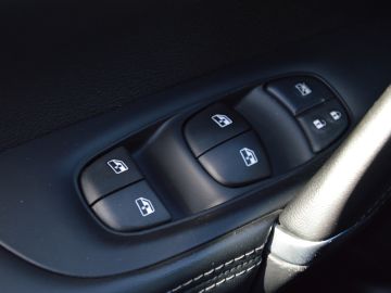 Nissan QASHQAI 1.2 TEKNA LED | LEDER | PANORAMADAK | NAVI | 360 CAMERA | CLIMA |